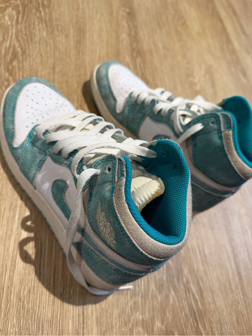 Jordan 1 Retro High OG "Teal" sneakers - Picture 3 of 4